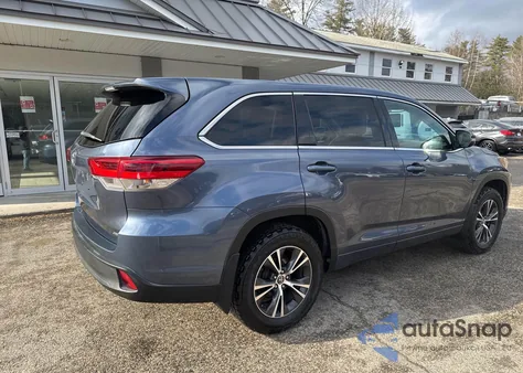 2018 Toyota Highlander Le из США, поврежденный, VIN 5TDBZRFH1JS867017